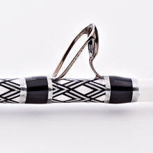 Carica l'immagine nel visualizzatore di Gallery, Strike S2 Competition - Guide